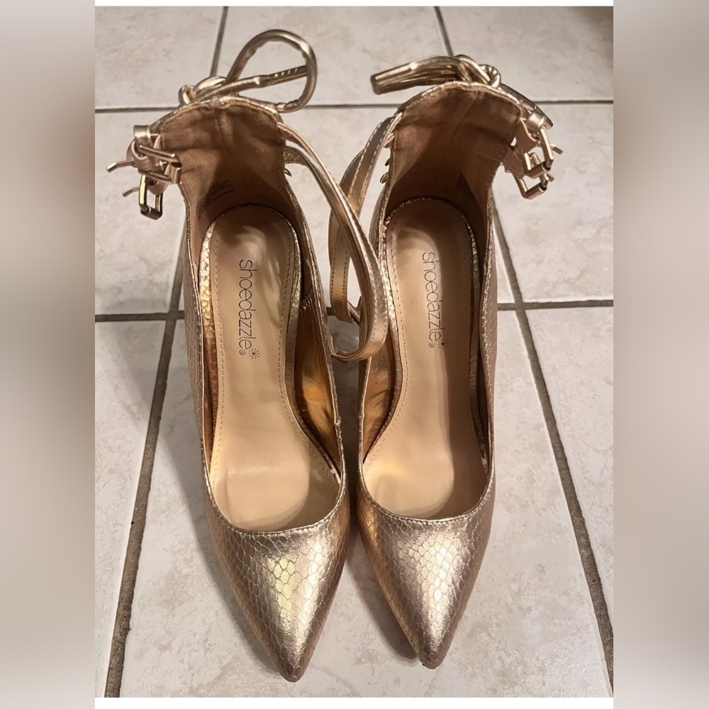 Pumps heel shoe's